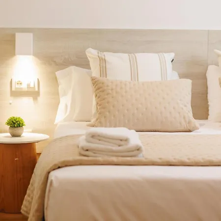 Bravissimo Cort Reial 4b Duplex, Monthly *