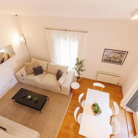 Bravissimo Cort Reial 4b Duplex, Monthly * Gerona