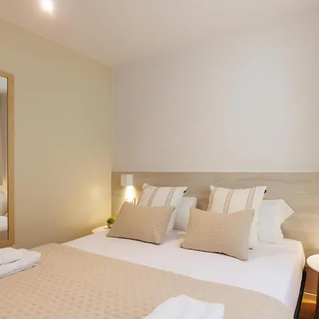 Bravissimo Cort Reial 4b Duplex, Monthly Жерона