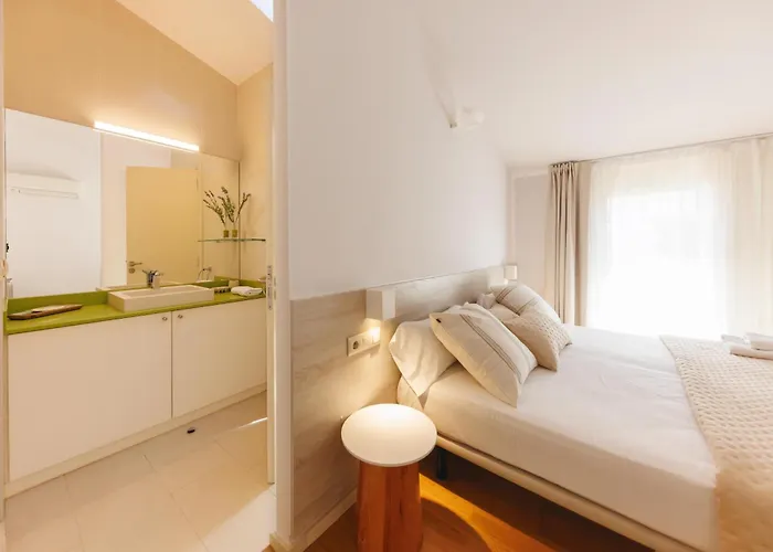 Апартаменти Bravissimo Cort Reial 4b Duplex, Monthly