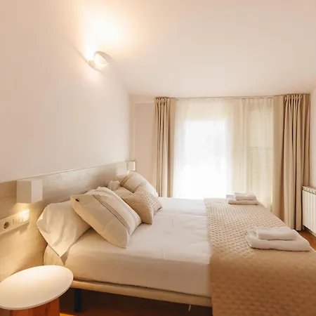 Bravissimo Cort Reial 4b Duplex, Monthly * Girona