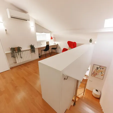 Bravissimo Cort Reial 4b Duplex, Monthly Girona