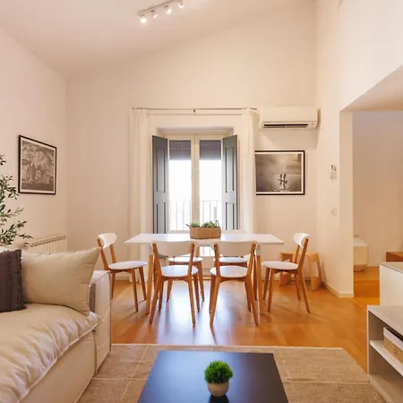 Apartment Bravissimo Cort Reial 4b Duplex, Monthly