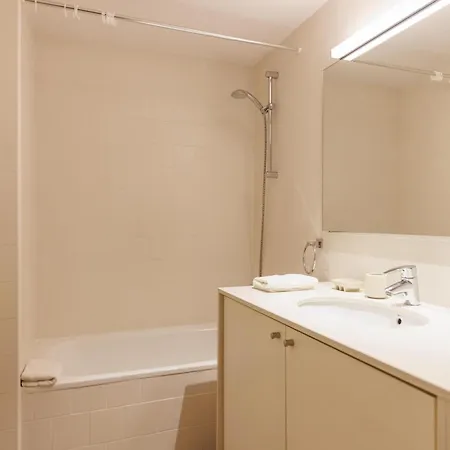 Bravissimo Cort Reial 4b Duplex, Monthly * Gerona