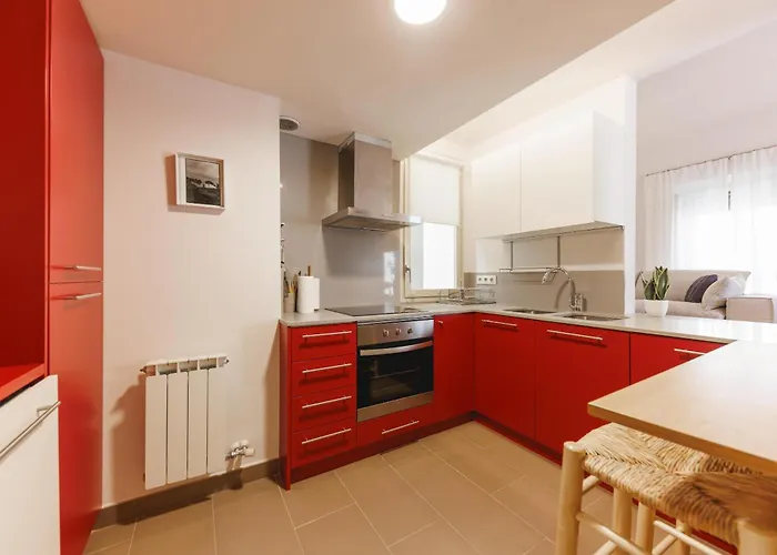 Bravissimo Cort Reial 4b Duplex, Monthly * Жирона