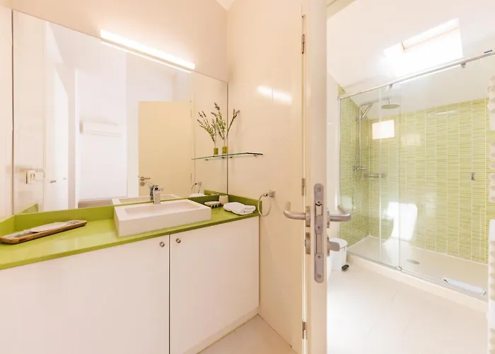 Bravissimo Cort Reial 4b Duplex, Monthly Апартаменты