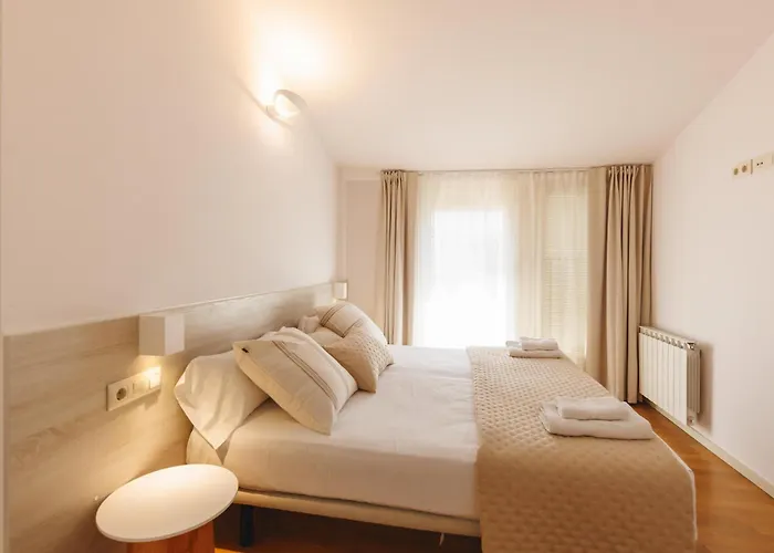 Bravissimo Cort Reial 4b Duplex, Monthly * 지로나