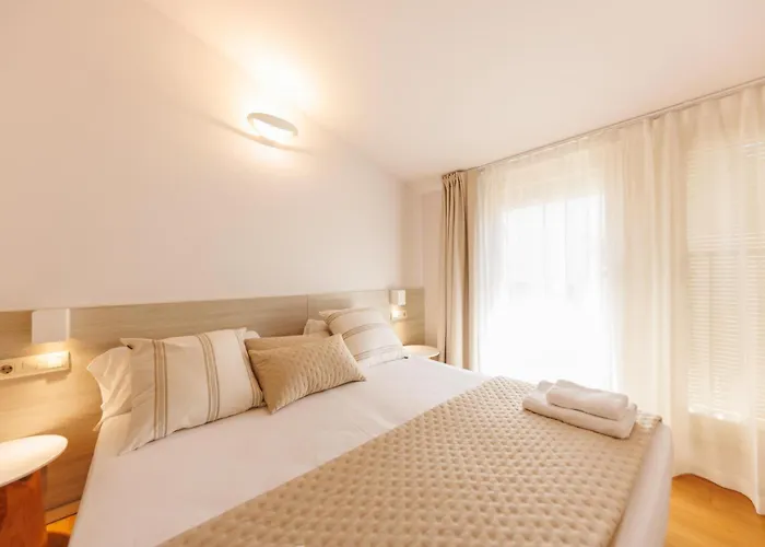 Bravissimo Cort Reial 4b Duplex, Monthly 아파트 *