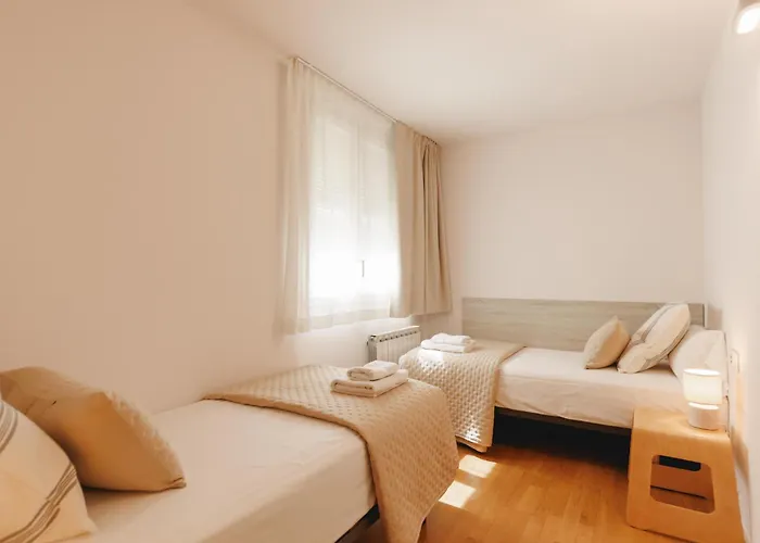 Bravissimo Cort Reial 4b Duplex, Monthly 아파트 지로나