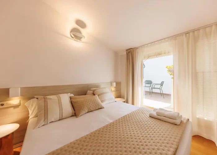 Bravissimo Cort Reial 4b Duplex, Monthly Apartment Gerona